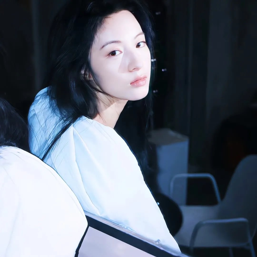 八年